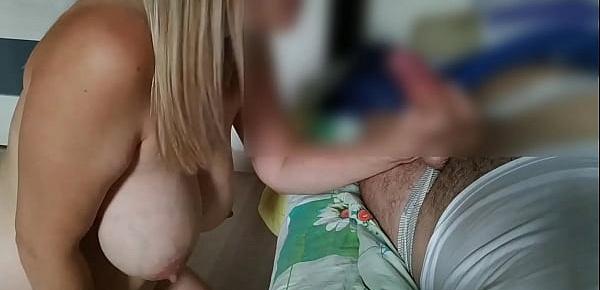  stepsister went to her brother to suck cock